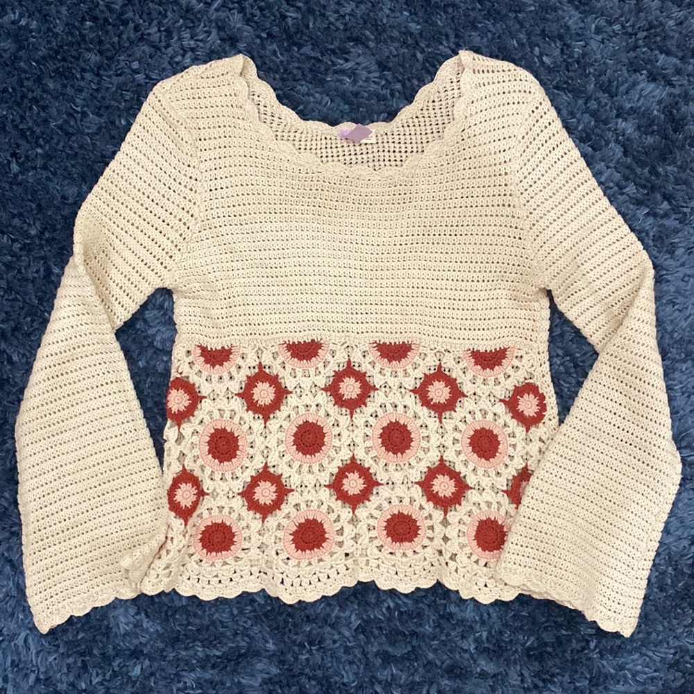 Alta crotchet long sleeve cream design sweater size small